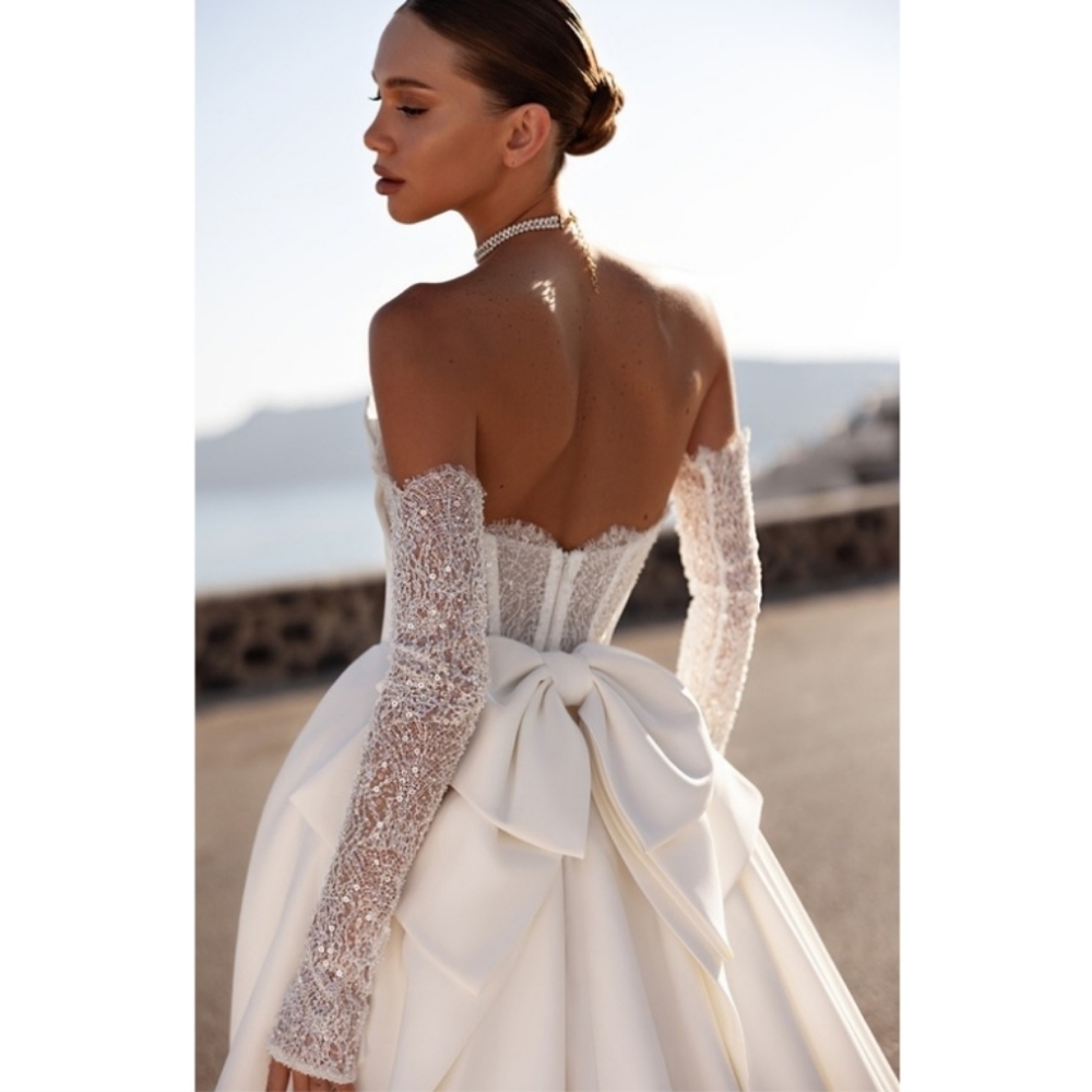 Wedding Gown 5722 - Picture 3 of 4